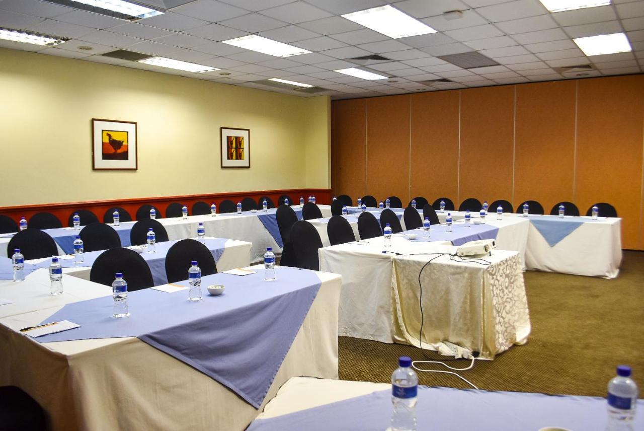 Palapye Cresta Botsalo Hotel מראה חיצוני תמונה